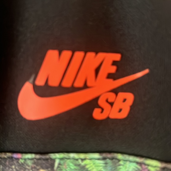 Nike SB Hoodie - Size M (10-12 yrs) - Picture 6 of 6